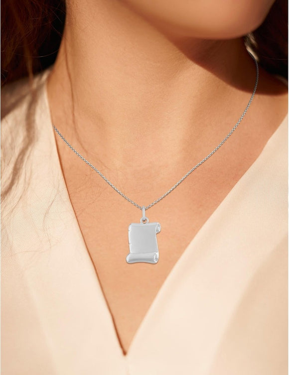 Pendentif parchemin en or blanc 9ct 469-326