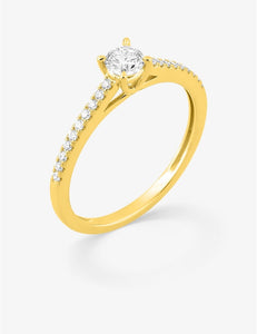 Bague en or jaune 9ct et diamants de laboratoire 415L13