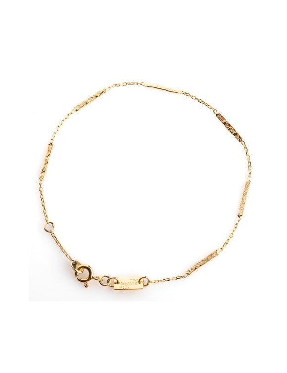 Bracelet en or 9ct avec plaquettes martelées 440-54