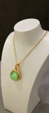 Collier en vermeil (argent plaqué or) et pierre verte