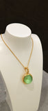 Collier en vermeil (argent plaqué or) et pierre verte