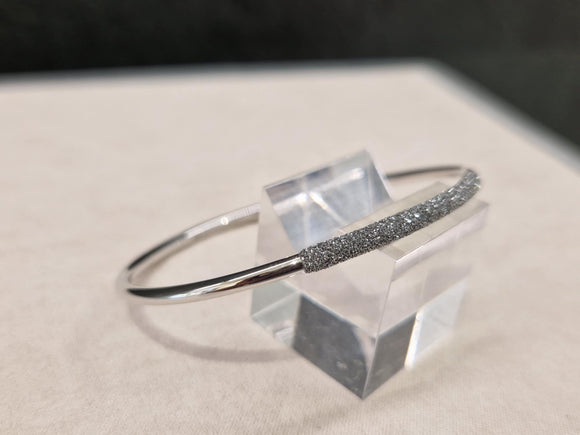 Esclave Pesavento en or blanc et diamants 344-10