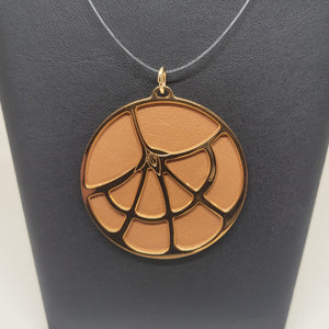 Les Georgettes Pendentif Fleur du nil rosé 45mm n°7 avec cuir bleu denim/canyon